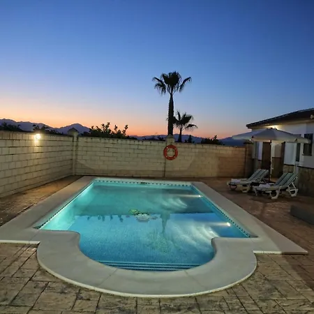 Tipica Andaluza, Wifi,piscina, Barbacoa, Aire Acondicionado, 5min Centros Alhaurín el Grande